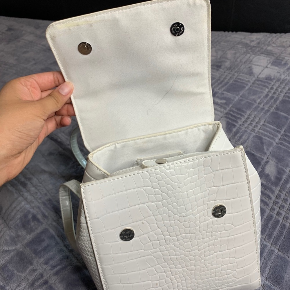 White backpack - Picture 4 of 5